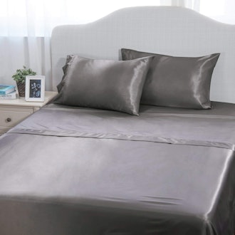 Bedsure 4-Piece Satin Bed Sheet Set