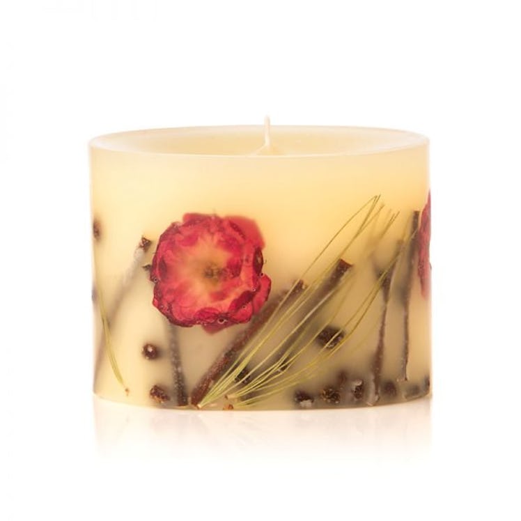 Petite Collection Oval Botanical Candle in "Winter Rose & Pine" 
