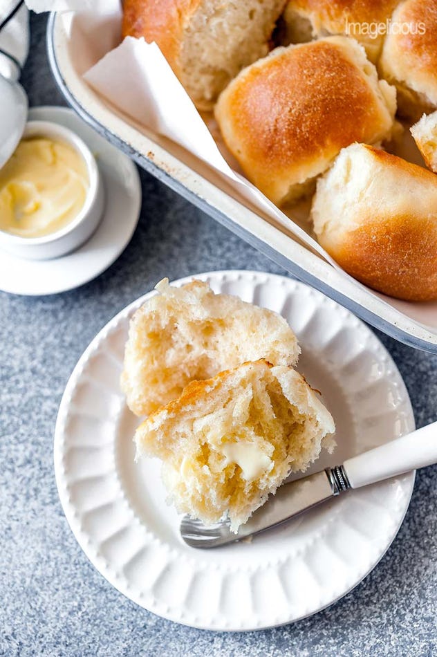 dinner rolls