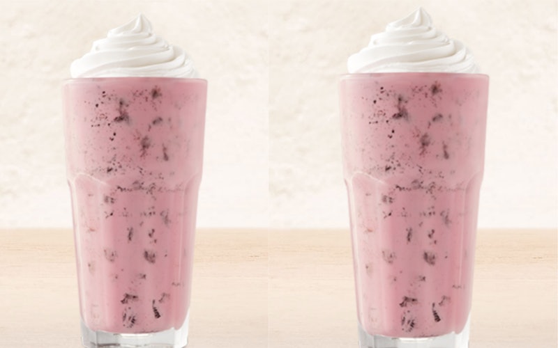 Burger King Launched An Oreo Cookie Peppermint Milkshake For A Limited Time 4426