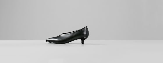 Minna Black Leather Pumps