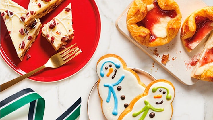 These 8 Grocery Stores Are Open On Christmas Day Because There's No Way