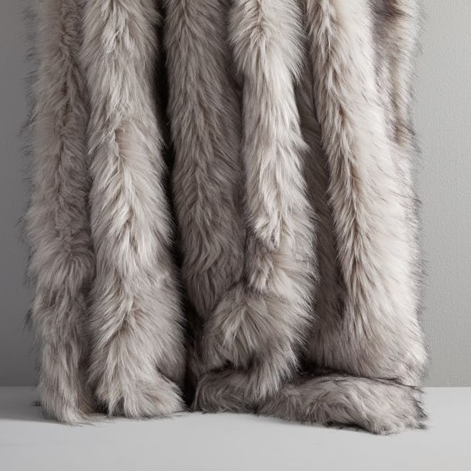 Faux Fur Throws in Brushed Tips - Platinum