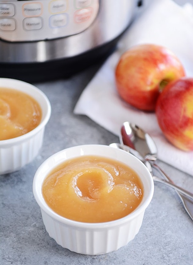 This quick and easy applesauce is a perfect Instant Pot recipe for Friendsgiving 2019.