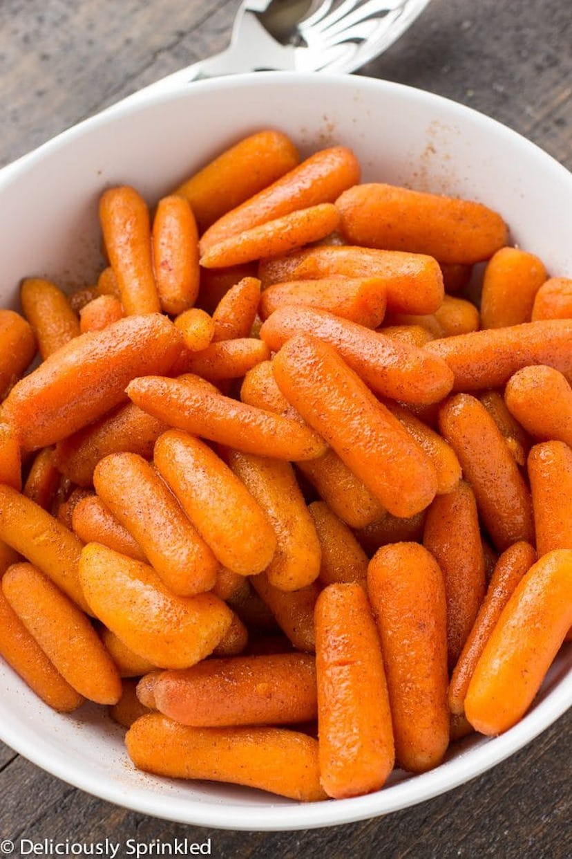 This recipe for brown sugar glazed carrots is an easy Instant Pot recipe to make for Friendsgiving 2...
