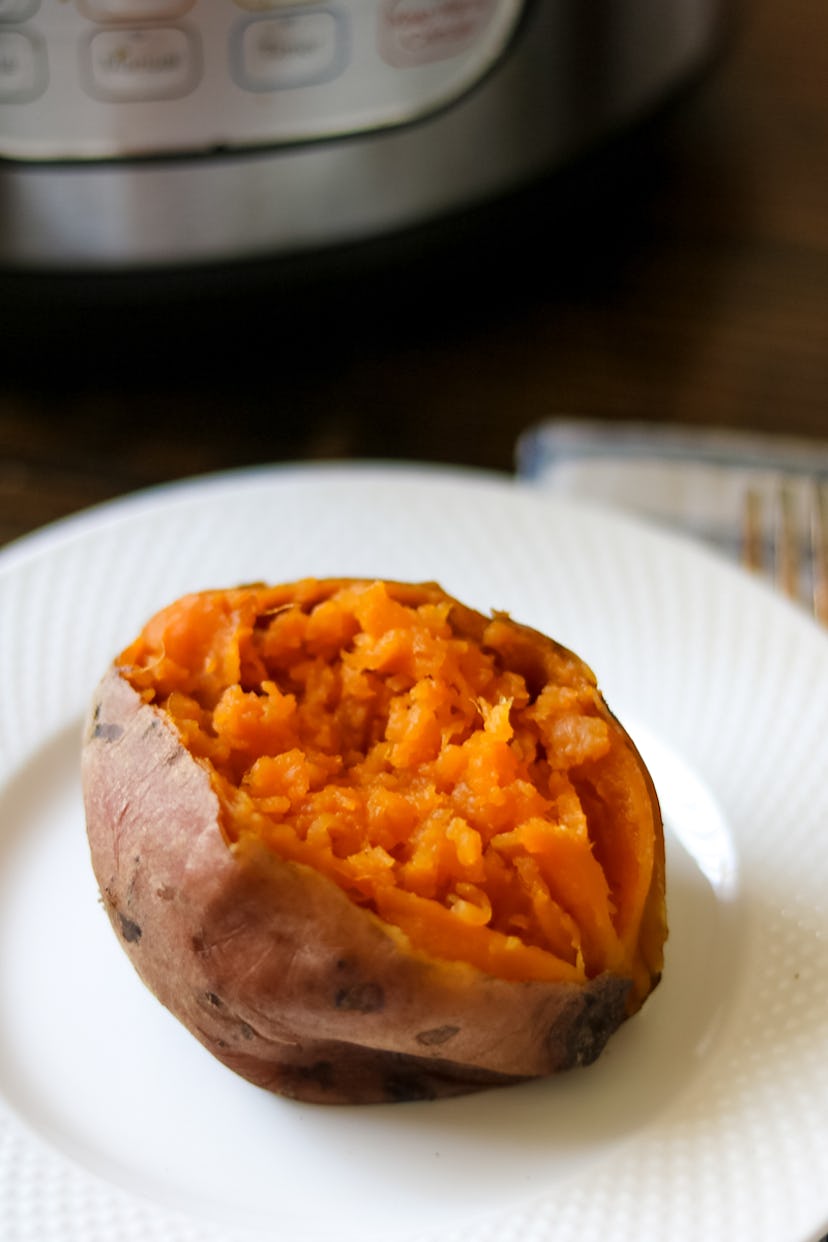 Instant Pot Sweet Potatoes make a tasty addition to your Friendsgiving 2019 table. 