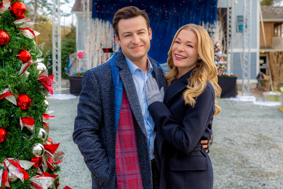 Who Plays Liam On ‘It’s Christmas, Eve’? Meet The Actor Before He ...
