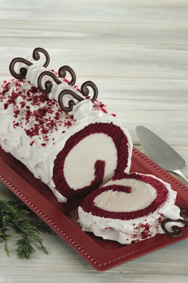 BaskinRobbins' Red Velvet Roll Cake With Cream Cheese Ice Cream Is