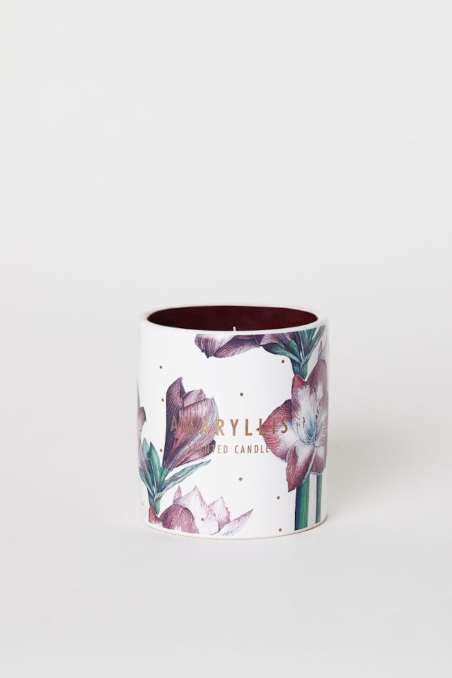 Large Scented Candle in in Dark Purple/Amaryllis