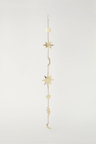 Metal Garland in Gold-Colored