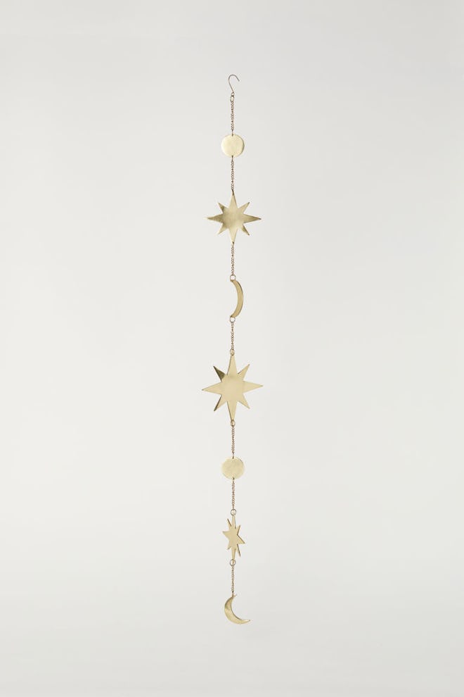 Metal Garland in Gold-Colored