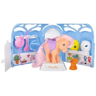 My Little Pony Retro Pretty Parlor Playset With Peachy
