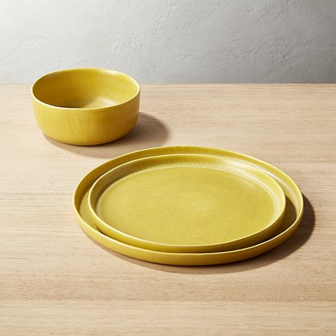Drift Matte Yellow Dinner Plate