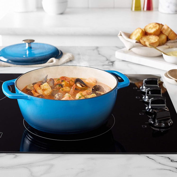 AmazonBasics Enameled Cast Iron Dutch Oven