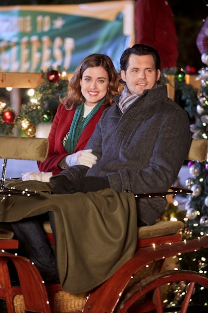 Who Is In The Cast Of 'Small Town Christmas'? The Hallmark Holiday ...