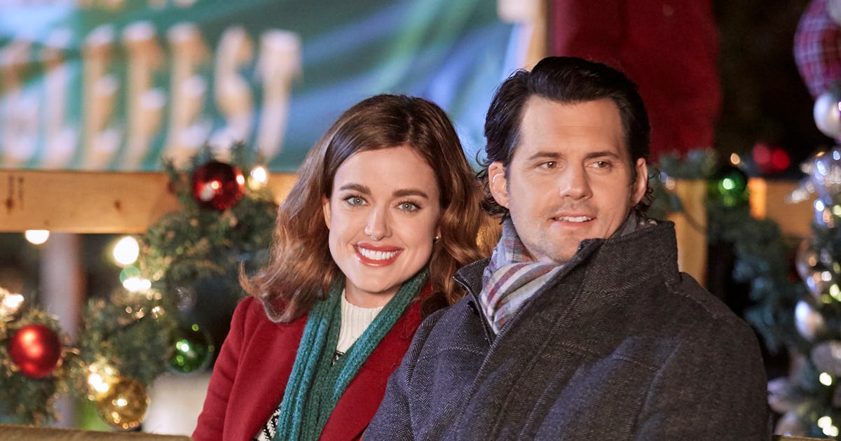 Who Is In The Cast Of Small Town Christmas The Hallmark Holiday Movie Features A Few Familiar Faces Small Town Christmas Cast