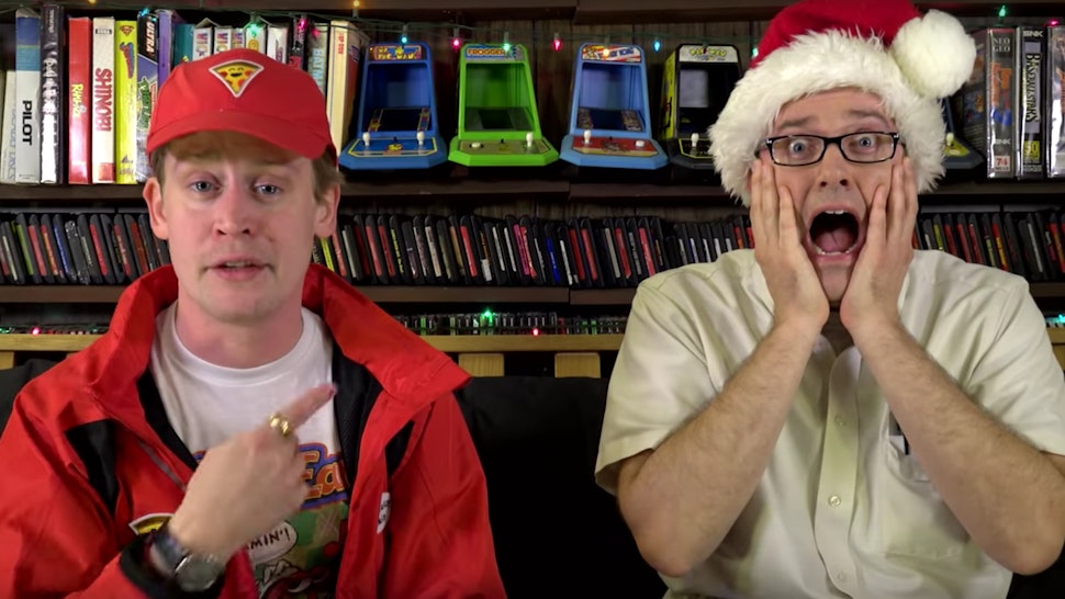 Macaulay Culkin Reenacting Home Alone Scenes Is The Christmas