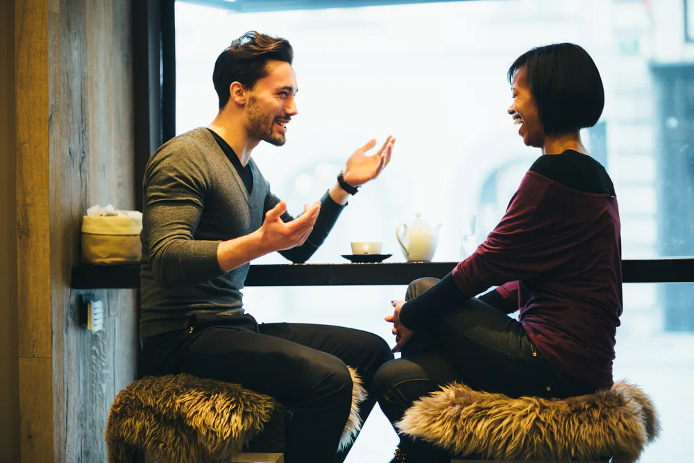 5 First-Date Conversation Tips That'll Make Things Way Less Awkward