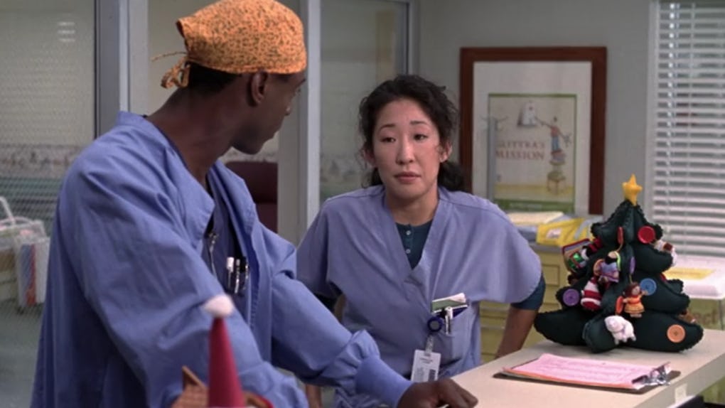 4 Grey S Anatomy Holiday Episodes To Watch With Your Person 4 Grey S Anatomy Holiday Episodes To Watch With Your Person