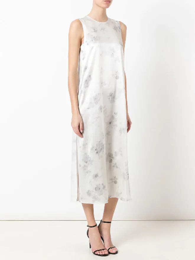 Meghan Markle's White Floral Dress Is The Perfect Print For Winter Meghan Markle's White Floral Dress Is The Perfect Print For Winter