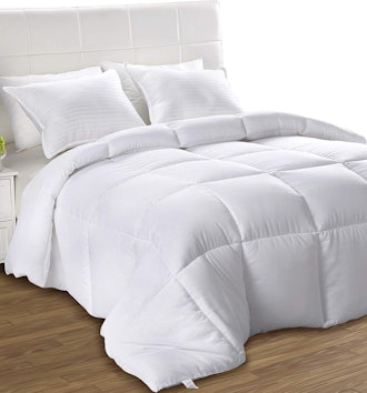 Utopia Bedding Lightweight Comforter