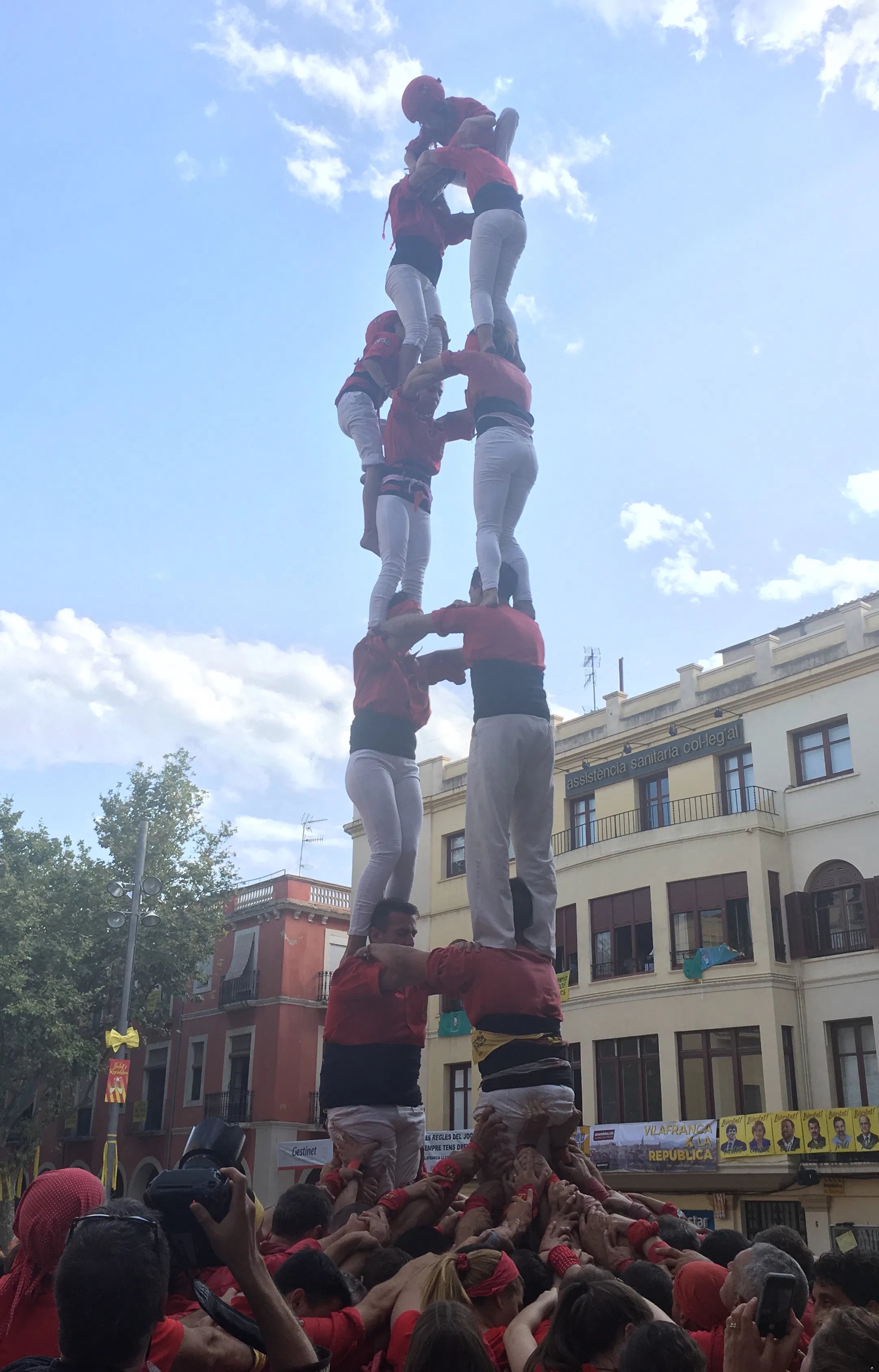 What It's Like To See Hundreds Of People Build A Human Tower