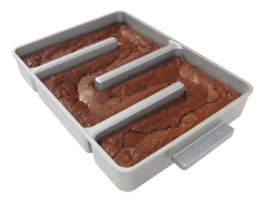 Baker's Edge Nonstick Edge Brownie Pan 