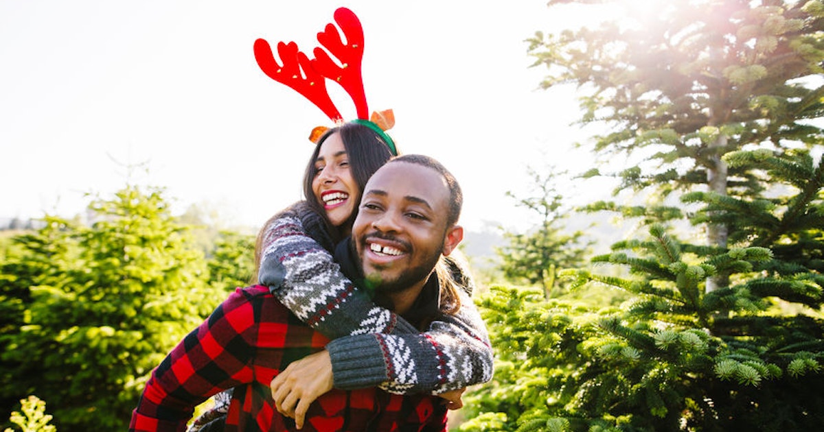 6 Christmas Carol Lyrics For Couples' Instagram Captions That Have Us Fall-La-La-Ing In Love