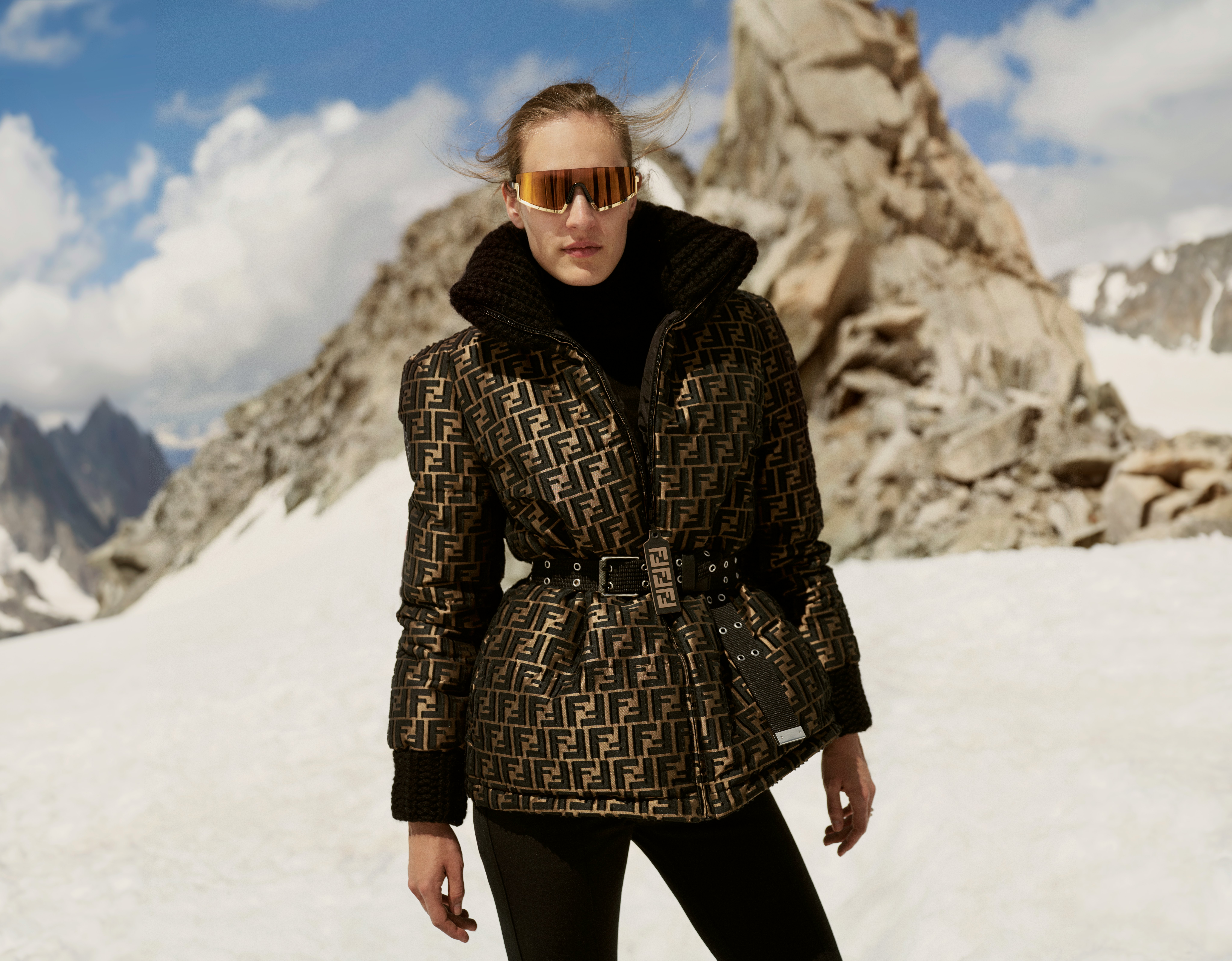 What To Wear On A Ski Vacation: 5 Key Staples To Buy Before You