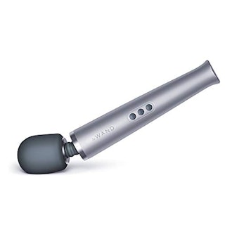 Le Wand Rechargeable Vibrating 10-Speed Wand Massager 