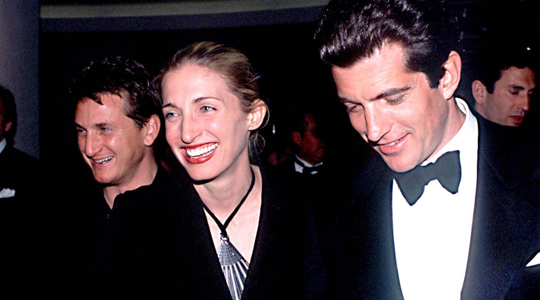 6 Wedding Dresses Like Carolyn Bessette Kennedy S That Are Perfect