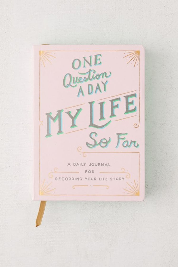 One Question a Day: My Life So Far: A Daily Journal for Recording Your Life Story By Aimee Chase