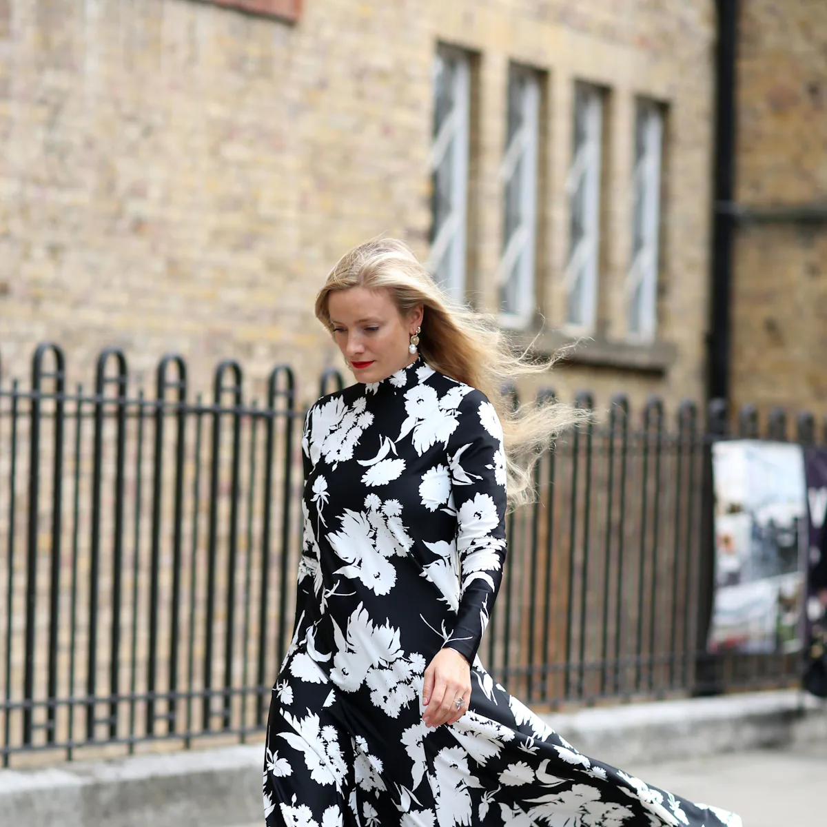 How To Wear Boots With Dresses, Even When It's Truly Frigid Outside How To Wear Boots With Dresses, Even When It's Truly Frigid Outside