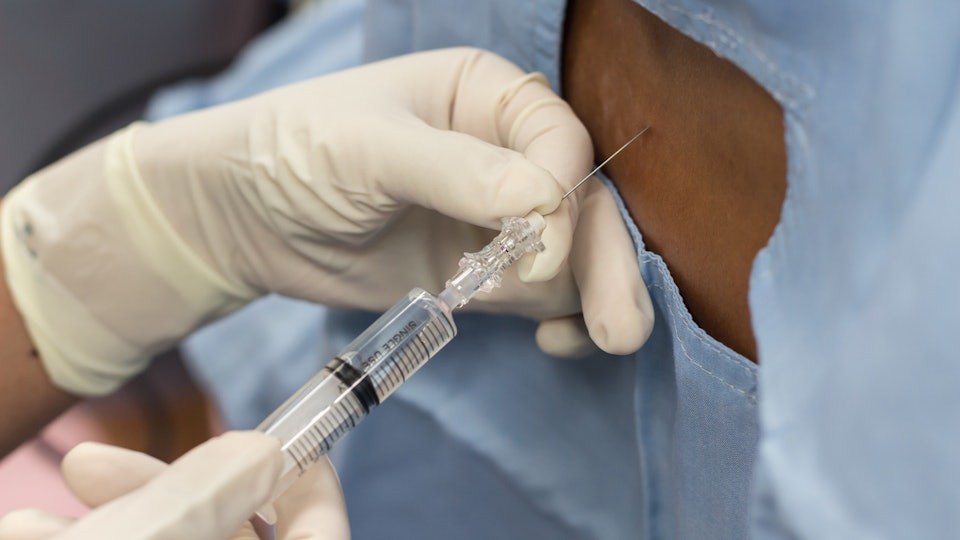 Your Epidural Needle Won't Hurt, Actually — Here's Why Your Epidural Needle Won't Hurt, Actually — Here's Why