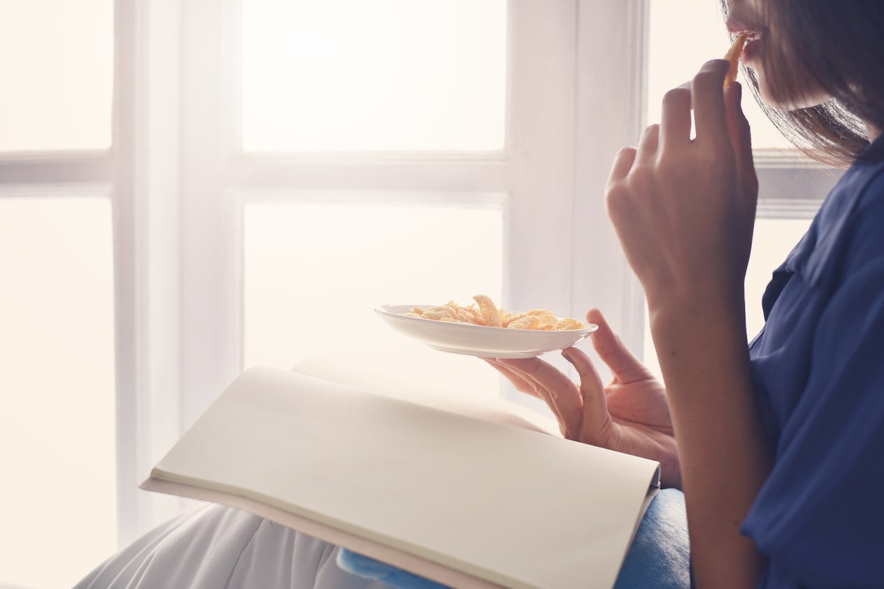 7 Nightly Rituals That Can Help Ease Your Anxiety Before Bed