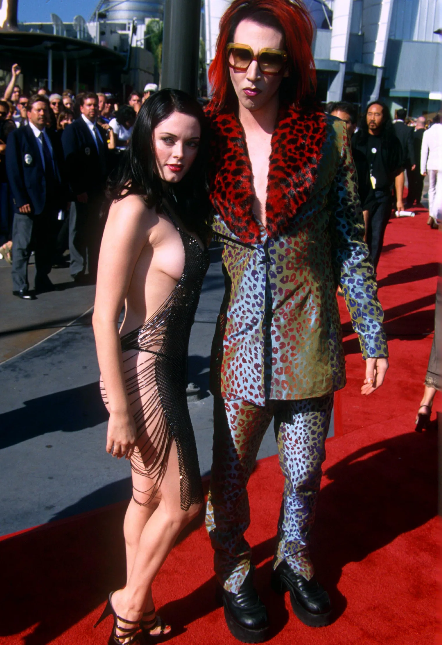 Rose McGowan s Controversial 1998 VMAs Dress Was Actually A Harvey rose-mcgowan-s-controversial-1998-vmas-dress-was-actually-a-harvey