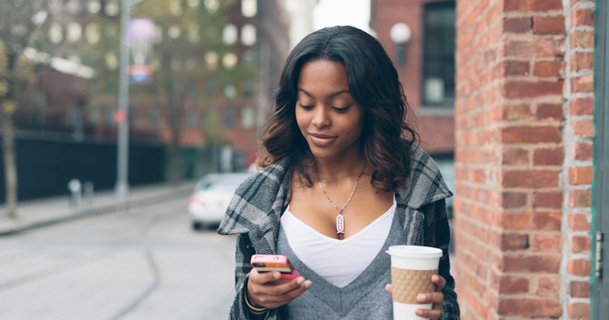 How To Not Feel Lonely When You’re Single & Looking For Love