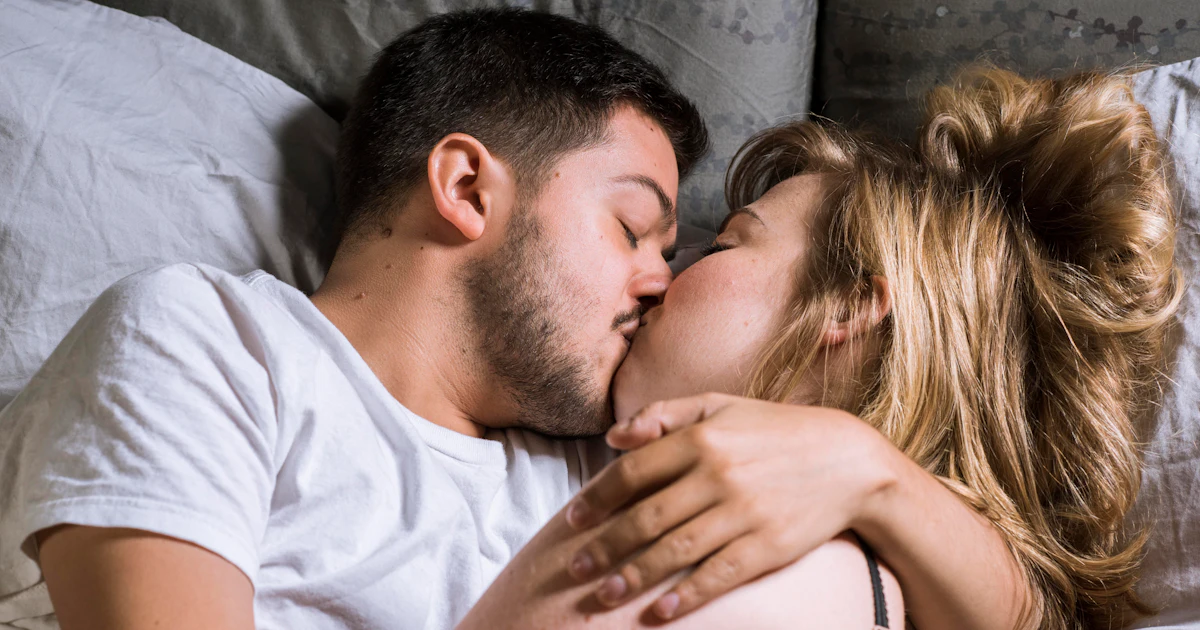 If You And Your Partner Have These 7 Habits Before Bed They Re