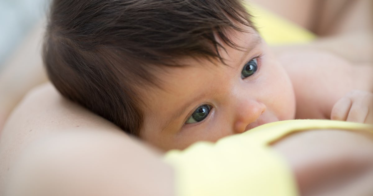 If Your Baby Bites While Breastfeeding, It Could Mean One Of These Things If Your Baby Bites While Breastfeeding, It Could Mean One Of These Things