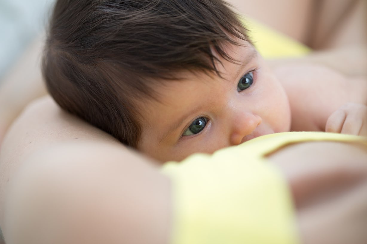 If Your Baby Bites While Breastfeeding, It Could Mean One Of These Things