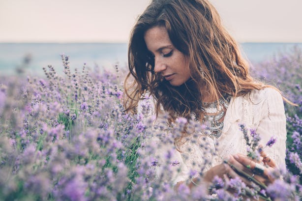 9 Little-Known Holistic Anxiety Hacks That Therapists Swear By