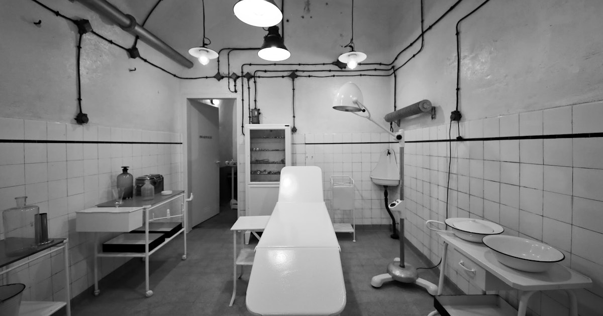9 Creepy Things That Used To Happen In Doctors' Offices
