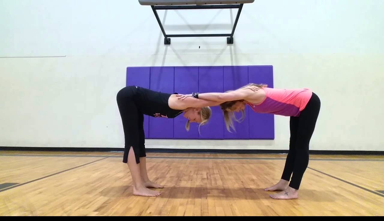 5 Partner Yoga Poses That Are Actually Way Easier Than They Look