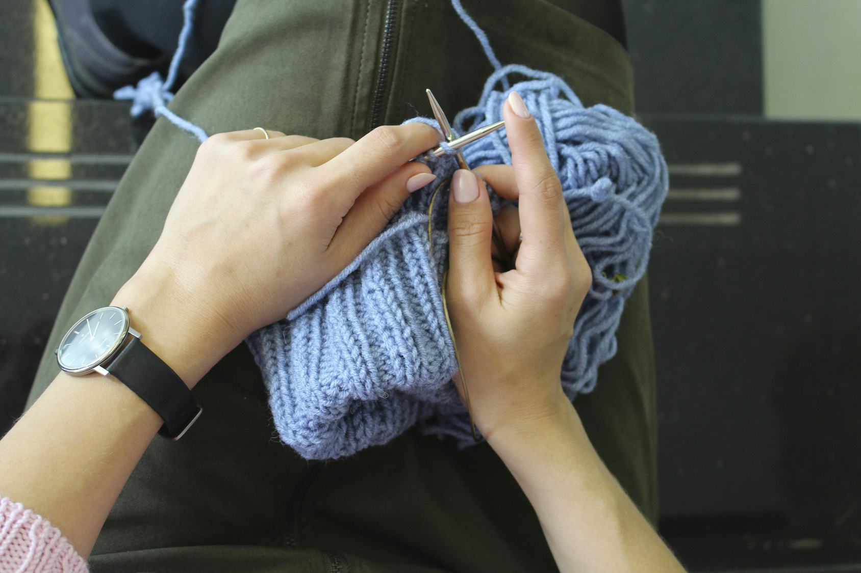 Knitting Can Help With Mental Illness & Chronic Pain, New Study Finds