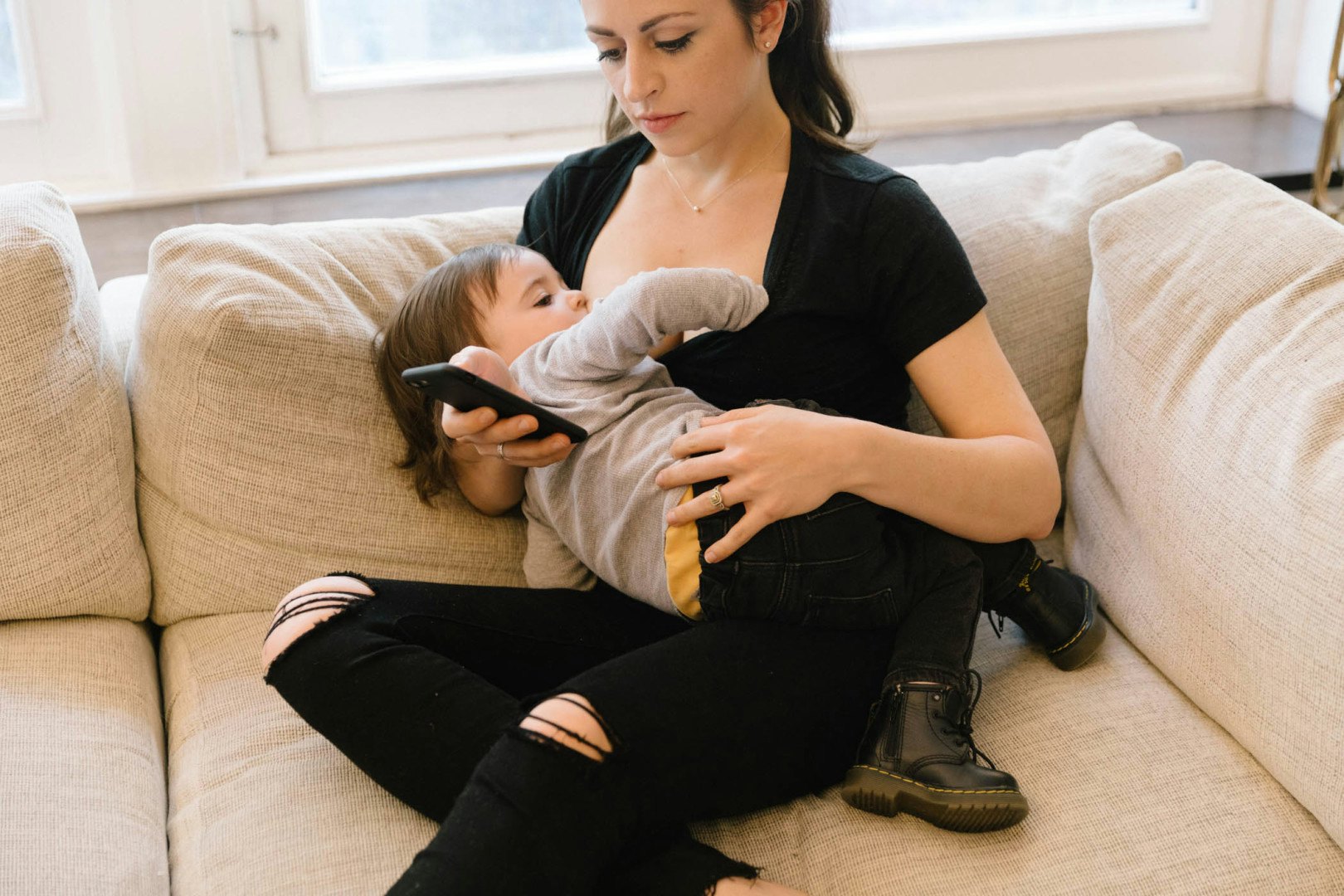 Moms Under 30 Are Changing Their Work Status & Other Millennial Mom Career  Insights
