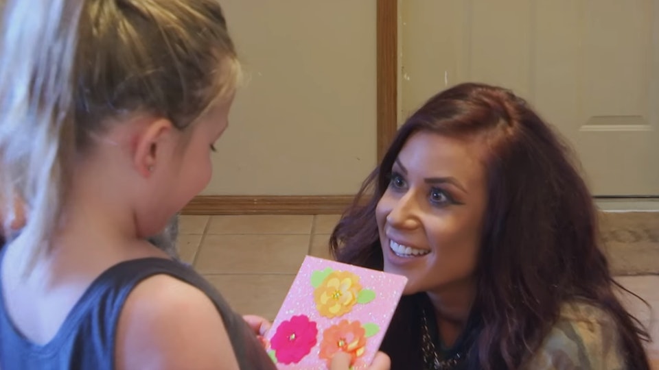 Chelsea Houska Is Pregnant With Her 3rd Child She Couldn T Be