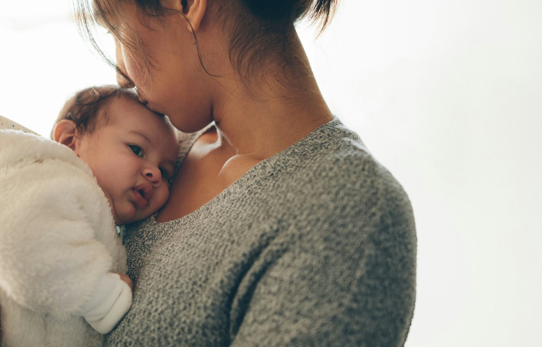 Why Do Babies' Heads Smell So Good? Here's How Your Brain Reacts To The