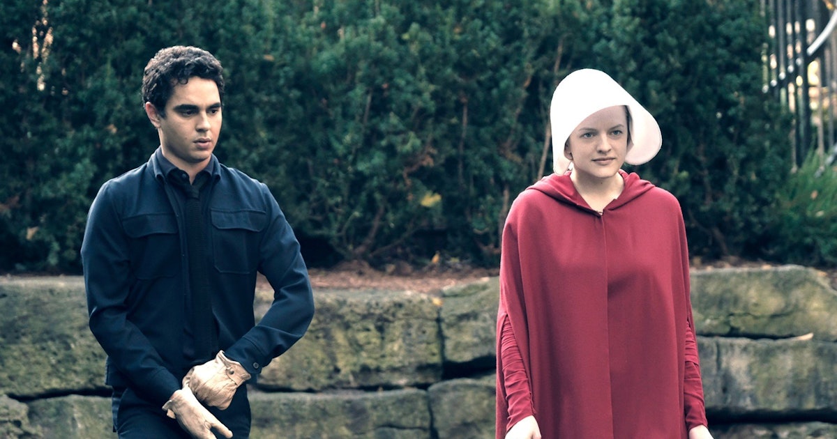 Who Dies In The Handmaid S Tale Season 2 Apparently No One Is Safe