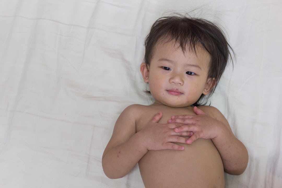 Alternating Tylenol & Motrin For Fever In A Child? Here's How To Do It Safely