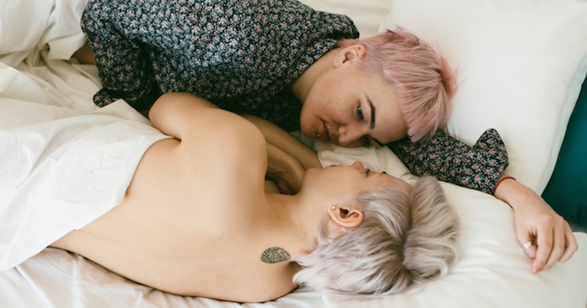 How To Feel More Confident In Bed If You Re Still Working On Being Comfortable Naked